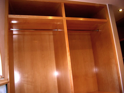 Vestidor a medida en arce